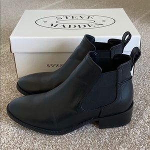 Steve Madden Drape Chelsea Boot